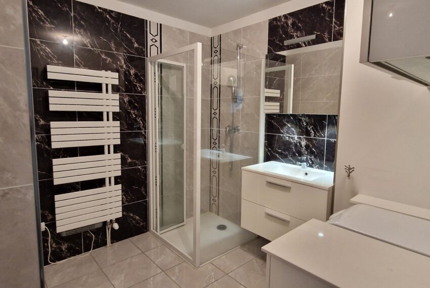 photo_69ce8f244eaf371558f18143ee09c38c